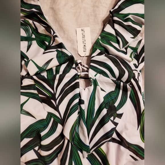 Nwt sexy low cut front and back tie back high cut one piece. Wide straps - Picture 3 of 10